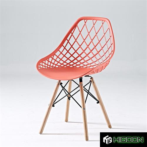 Stylish and versatile dining and kitchen chair