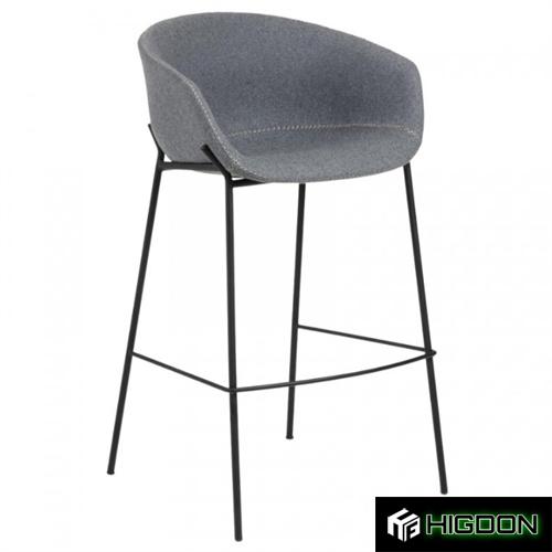 Elegant and stylish bar stool with footrest