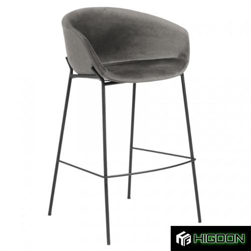 Luxurious and stylish bar stool with footrest